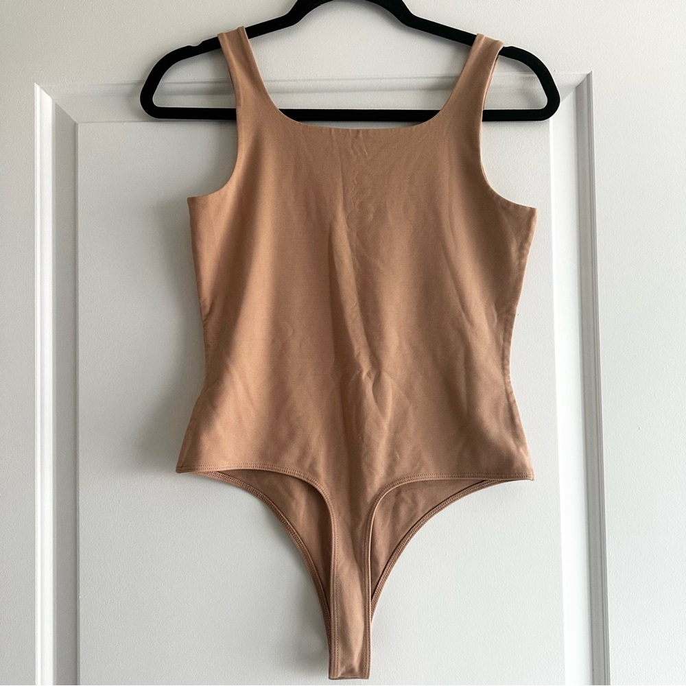Banana Republic Tan Light Brown Nude Sleevelss Scoop Neck Bodysuit - Picture 3 of 6